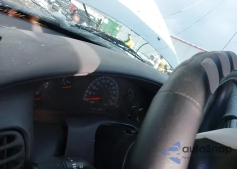 2000 Ford F-150 Work Series/Xl/Xlt from USA, damaged, VIN 2FTRF18W4YCA06232